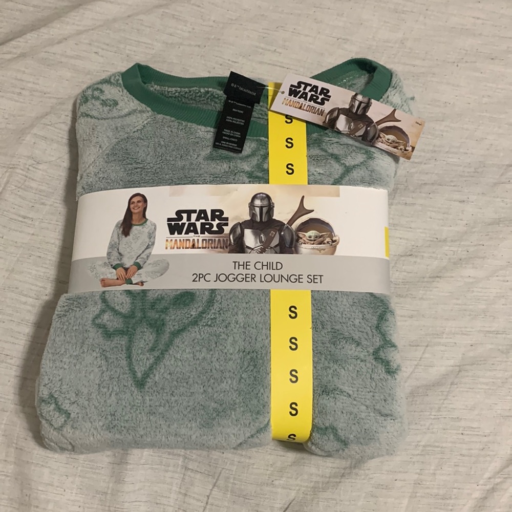 The Child Star Wars Mandalorian 2pc Jogger Lounge set